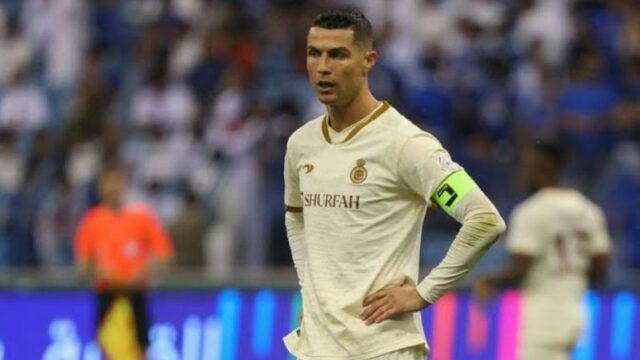 Cekricek.id, Berita Seleb dan Berita Artis - Proyek pembangunan hotel mewah Cristiano Ronaldo yang berada di Paris mengalami serangkaian penundaan dan diperkirakan tidak akan dibuka selama empat tahun kedepan. Hotel bintang empat senilai Rp8,7 miliar ini berada di tepi kiri Sungai Seine dekat stasiun kereta Austerlitz. Rencananya akan dibangun dengan 210 kamar, bar atap, dan kolam renang dengan pemandangan panorama ibu kota Prancis