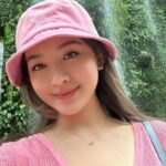 Cekricek.id, Berita Seleb dan Berita Artis – Natasha Wilona selalu menjalani hidupnya dengan pemikiran positif. Dia percaya bahwa semua masalah yang sedang dihadapi pasti akan ada akhirnya. Menurutnya, semua tergantung masing-masing orang bisa atau tidak berjuang menghadapi masalah tersebut.