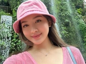 Cekricek.id, Berita Seleb dan Berita Artis – Natasha Wilona selalu menjalani hidupnya dengan pemikiran positif. Dia percaya bahwa semua masalah yang sedang dihadapi pasti akan ada akhirnya. Menurutnya, semua tergantung masing-masing orang bisa atau tidak berjuang menghadapi masalah tersebut.