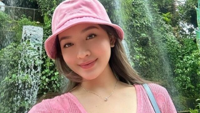 Cekricek.id, Berita Seleb dan Berita Artis – Natasha Wilona selalu menjalani hidupnya dengan pemikiran positif. Dia percaya bahwa semua masalah yang sedang dihadapi pasti akan ada akhirnya. Menurutnya, semua tergantung masing-masing orang bisa atau tidak berjuang menghadapi masalah tersebut.