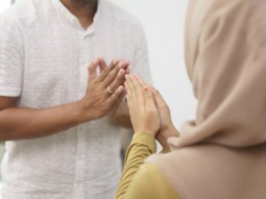 Cekricek.id, Musik – Lagu Selamat Hari Lebaran yang sering terdengar pada momen perayaan Idul Fitri setiap tahunnya ternyata diciptakan oleh Ismail Marzuki. Biasanya, yang sering didendangkan adalah bagian reff yang sampai saat ini masih terjaga kepopulerannya.
