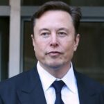 Cekricek.id, Berita Seleb dan Berita Artis - Elon Musk telah mengutarakan alasannya menghindari tinggal di rumah mewah dan memilih rumah sederhana dengan tiga kamar tidur. Bos Tesla dan Space-X itu menyewa properti senilai £40.000 atau Rp648 juta tersebut tanpa berpikir untuk mengalokasikan dana lebih demi rumah huniannya.
