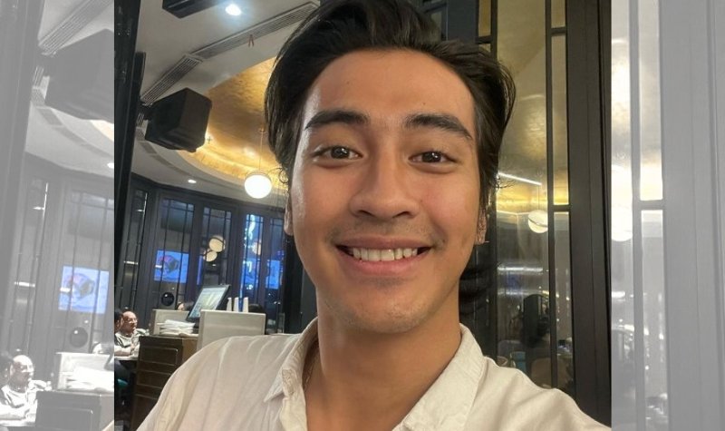 Cekricek.id, Berita Seleb dan Berita Artis – Umi Tatu, nenek Abidzar Al-Ghifari, Umi melihat banyaknya kemiripan antara mendiang Uje dengan cucunya tersebut. Bukan hanya beliau, sang paman, Fajar Sidiq, yang merupakan adik kandung dari ayahnya juga menuturkan hal demikian.