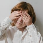 Cekricek.id, Kesehatan - Rupanya ada alasan dasar mengapa autisme sulit didiagnosa bahkan terkadang hingga usia sekolah.