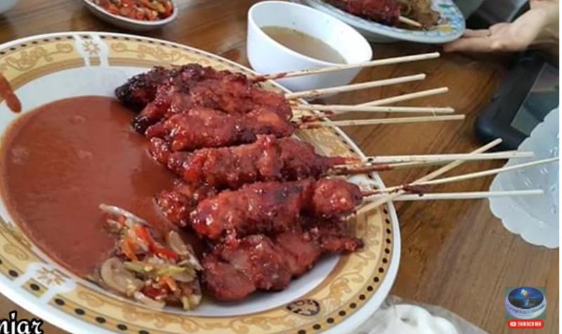 Cekricek.id, Kuliner - Nyatanya Indonesia memiliki banyak jenis sate yang ada di nusantara. Tentunya selain dari sate padang dan sate madura