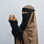Cekricek.id, Portal Islam - Ada sebuah kisah unik dan penuh teladan dari seorang wanita mantan pelacur. 7 orang anaknya jadi nabi
