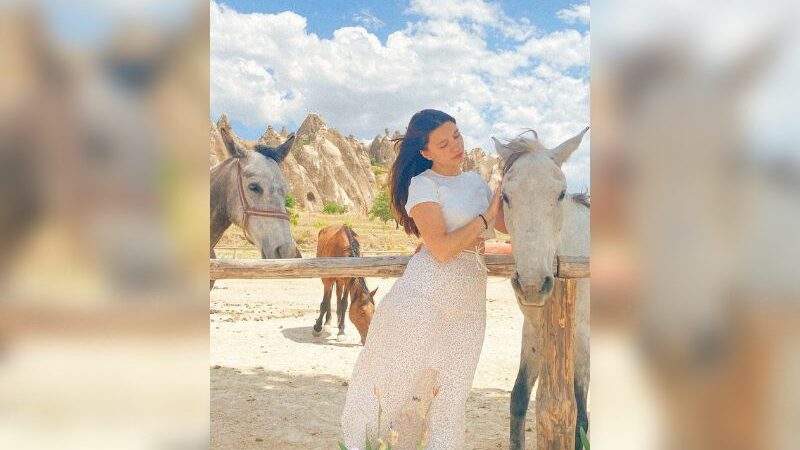 Cekricek.id, Berita Artis dan Berita Seleb - Artis cantik Cassandra Lee beri pemandangan yang begitu indah. Layaknya dunia peri sesungguhnya