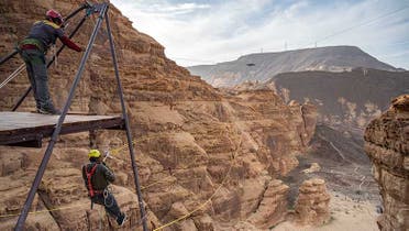 Cekricek.id, objek wisata - Arab Saudi Tawarkan Atraksi Wisata Menakjubkan di Al Ula, Ada Balon Udara dan Helikopter