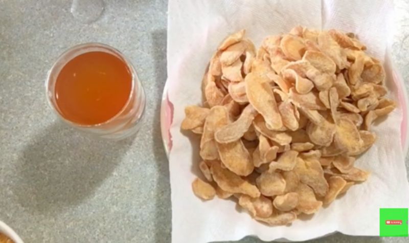 Cekricek.id, Kuliner - Bagi Anda yang belum tahu ternyata ada keripik jahe yang enak serta gurih. Terlebih lagi rasanya yang manis mudah dibuat