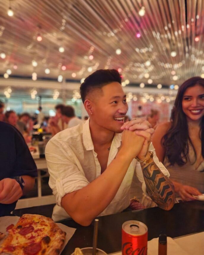 Cekricek.id, Berita Artis dan Berita Seleb - Ada kisah menarik antara Millen Cyrus dan kekasihnya usai 4 hari jadian. Baru tahu jika transgender