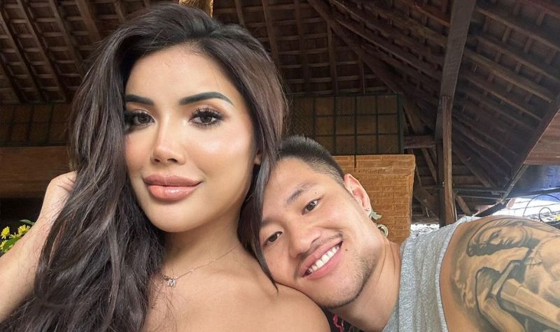 Cekricek.id, Berita Artis dan Berita Seleb - Baru beberapa hari lalu dilamar kekasih, kini Millen Cyrus pamer kemesraan saat liburan.