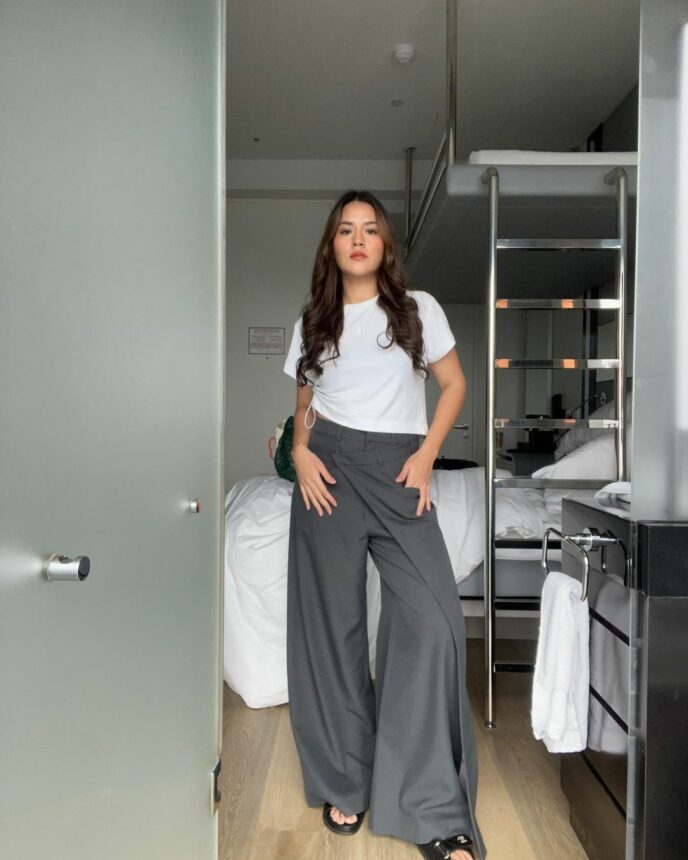 Cekricek.id, Berita Artis dan Berita Seleb - Wajah cantik Raisa terlalu mulus, ternyata tak hanya manusia merasa insecure, termasuk nyamuk