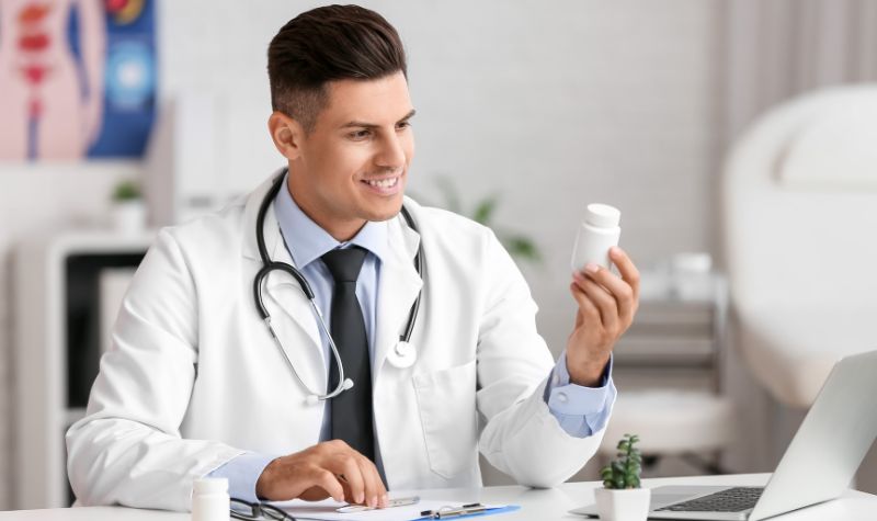 Cekricek.id, Kecantikan - Untuk mendapatkan wajah glowing sudah tidak asing dengan pemakaian retinol. Ternyata beda dengan retinoid 
