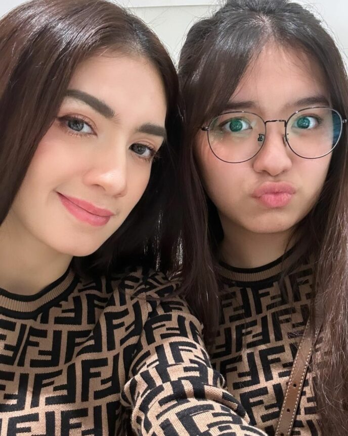 Cekricek.id, Berita Artis dan Berita Seleb - Netizen telah menentukan sebuah opsi jika tidak berhasil mendapatkan Angel Karamoy. 