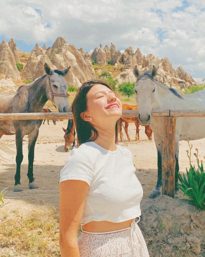 Cekricek.id, Berita Artis dan Berita Seleb - Artis cantik Cassandra Lee beri pemandangan yang begitu indah. Layaknya dunia peri sesungguhnya