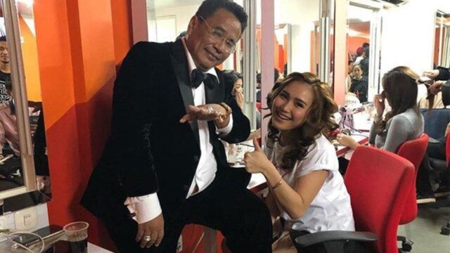 Ayu Ting Ting terang terangan tidak mau menjadi asisten pribadinya pengacara tajir Hotman Paris meskipun dapat tawaran gaji yang besar.