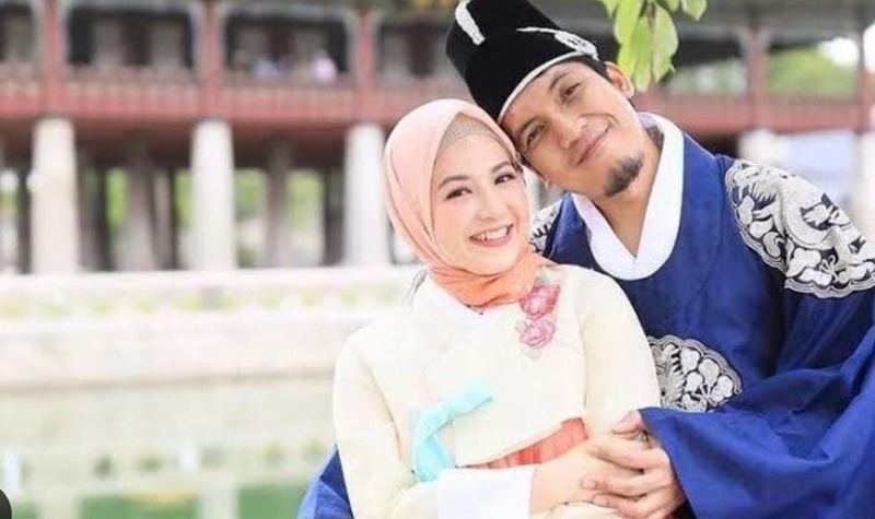 Publik figur Deddy Mahendra Desta mendadak gugat cerai Natasha Rizky yang langsung hebohkan jagat maya hingga menuai berbagai komentar dari warganet.