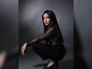 Cekricek.id, Berita Artis dan Berita Seleb - Penyanyi cantik Brisia Jodie mengunggah foto dengan baju transparan sambil mengucapkan kata syukur.