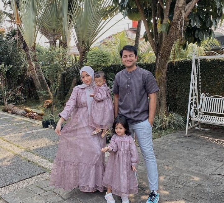 Cekricek.id, berita seleb dan artis - Ramai Perselingkuhan Artis, Rumah Tangga Rizky Alatas dan Adzana Bing Slamet Jadi Perhatian