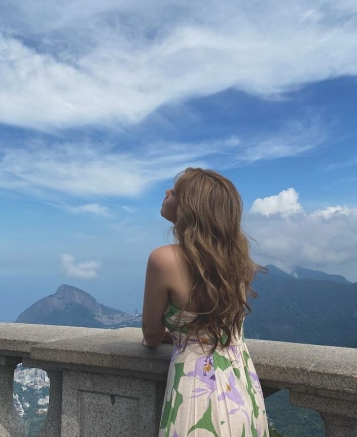 Cekricek.id, berita seleb dan berita artis - Potret Cantik Vanesha Prescilla Pakai Gaun di Brasil, Penampilannya Bikin Pangling