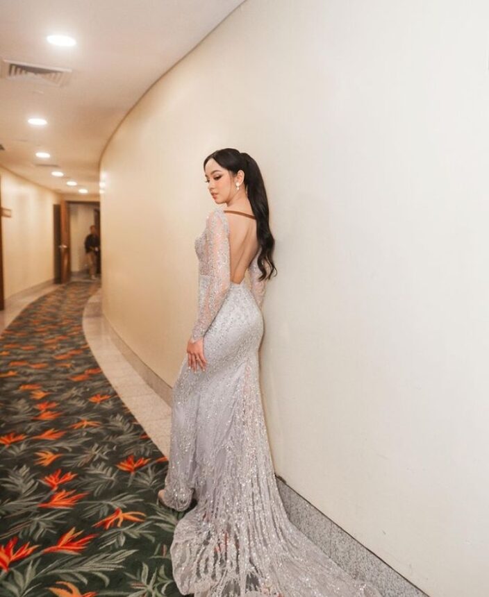 Cekricek.id, berita seleb dan berita artis - Tiga Outfit Lyodra Manggung di Puteri Indonesia 2023, Cantiknya Ngalahin Peserta