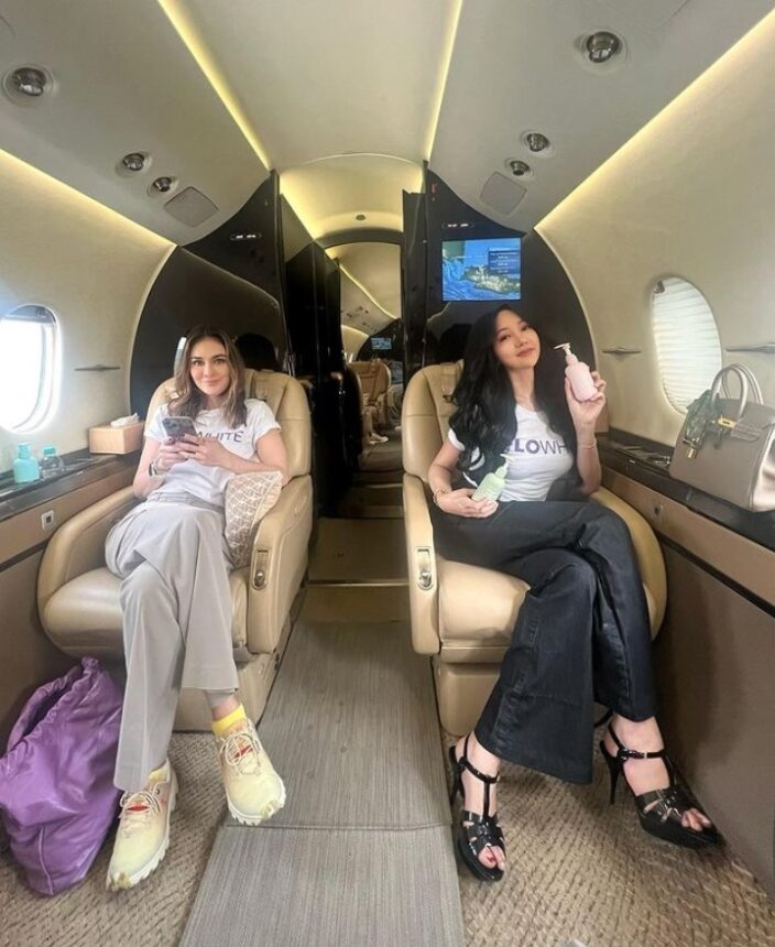 Cekricek.id, berita seleb dan berita artis - Lucinta Luna Murka Diejek Tak Punya Bodi Proporsional: Luna Maya Aja Muji Gue