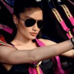 Cekricek.id, Berita Seleb dan Berita Artis – Selera fashion Cinta Laura memang tak pernah gagal membuat orang-orang tertegun. Terutama para penggemar yang sering dibuat ketar-ketir dengan dandanan badasnya yang memukau. Kali ini, aktris cantik tersebut kembali muncul dengan gaya tomboi yang tak kalah banyak menyita perhatian.