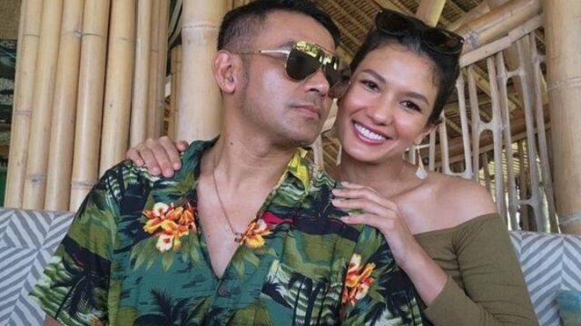 Cekricek.id, Berita Seleb dan Berita Artis – Penyanyi Judika, membeberkan perlakuan balas dendam yang dilakukan sang istri untuknya dengan membeli sebuah mobil baru. Namun, bukannya komentar tentang hubungan suami istri tersebut yang disoroti melainkan sikap keduanya yang dinilai pamer kekayaan.