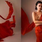 Cekricek.id, Berita Seleb dan Berita Artis – Wika Salim tampil beda dalam pemotretan terbarunya. Tampilan rambut curly dan gaun merah yang lengkap dengan selendangnya itu membuat penyanyi dangdut cantik tersebut mendapat julukan bidadari oleh para penggemarnya.