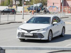 Cekricek.id – Bukan merk mobil mewah seperti Tesla, masyarakat di sejumlah negara seperti Australia, Belanda, Swiss hingga Spanyol ternyata juga ramai memakai mobil yang ramai dikendarai di Indonesia. Seperti data terbaru yang dikutip dari laman Twitter World of Statistics, @stats_feed, Jumat (5/5/2023), yang membagikan sederet negara dengan merk kendaraan roda empat yang paling banyak digunakan di sana.