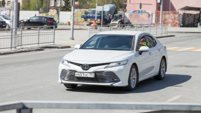 Cekricek.id – Bukan merk mobil mewah seperti Tesla, masyarakat di sejumlah negara seperti Australia, Belanda, Swiss hingga Spanyol ternyata juga ramai memakai mobil yang ramai dikendarai di Indonesia. Seperti data terbaru yang dikutip dari laman Twitter World of Statistics, @stats_feed, Jumat (5/5/2023), yang membagikan sederet negara dengan merk kendaraan roda empat yang paling banyak digunakan di sana.