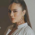 Cekricek.id, Berita Seleb dan Berita Artis – Kecantikan dan awet muda Wulan Guritno memang sudah diakui oleh banyak orang. Di usianya yang sudah 42 tahun dengan tiga orang anak yang bahkan di antaranya sudah dewasa, di mata penggemar dia tetap terlihat sebagai ibu muda.