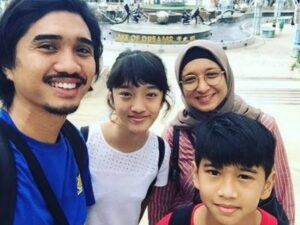 Cekricek.id, Berita Seleb dan Berita Artis – Duta Sheila On 7 berbagi rahasia di balik rumah tangganya yang terlihat harmonis. Di tengah maraknya isu perselingkuhan artis, kata-kata yang disampaikan oleh vokalis grup band tersebut berhasil mencuat ke permukaan.