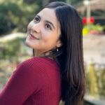 Cekricek.id, Berita Seleb dan Berita Artis – Bulan Sutena tak hanya memikat netizen dengan suara merdu yang sering dia pamerkan lewat sejumlah video yang dia unggah. Meski dirinya viral dan terkenal di media sosial karen ahal tersebut, tapi ada banyak hal lain yang menjadi nilai tambah perempuan asal Bali tersebut.