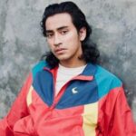 Cekricek.id, Berita Seleb dan Berita Artis – Anak laki-laki almarhum Uje, Abidzar Al-Ghifari baru-baru ini membuat narapidana di sebuah lapas yang didatanginya berurai air mata. Para penghuni penjara itu menangis setelah aktor tampan tersebut melakukan muhasabah sambil membacakan sholawat bersama.