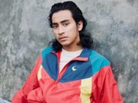 Cekricek.id, Berita Seleb dan Berita Artis – Anak laki-laki almarhum Uje, Abidzar Al-Ghifari baru-baru ini membuat narapidana di sebuah lapas yang didatanginya berurai air mata. Para penghuni penjara itu menangis setelah aktor tampan tersebut melakukan muhasabah sambil membacakan sholawat bersama.