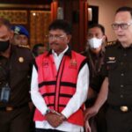 Cekricek.id, Berita Viral – Kasus korupsi yang menjerat Menteri Kominfo (Menkominfo) Indonesia baru-baru ini ternyata tak hanya geger diberitakan di tanah air. Sejumlah media asing seperti Reuters hingga Channel News Asia (cna) juga ikut memberitakan kabar tersebut pada laman website mereka.
