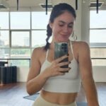 Cekricek.id, Berita Seleb dan Berita Artis – Wulan Guritno semakin disanjung oleh netizen karena penampilannya. Bukan hanya wajah cantiknya yang awet muda tetapi kali ini dia mendapat pujian atas bentuk badannya yang disebut body goals. Kata-kata itu disampaikan oleh warganet setelah melihat unggahan foto idolanya saat berolahraga.