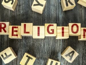 Cekricek.id, Portal Islam - Sebenarnya dalam kehidupan ini apakah boleh menggabungkan agama serta budaya. Begini bahasan selengkapnya