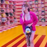 Cekricek.id, Berita Artis dan Berita Seleb - Nama Angela Lee memang begitu dikenal terutama dari segi outfit yang serba kece, kini disentil