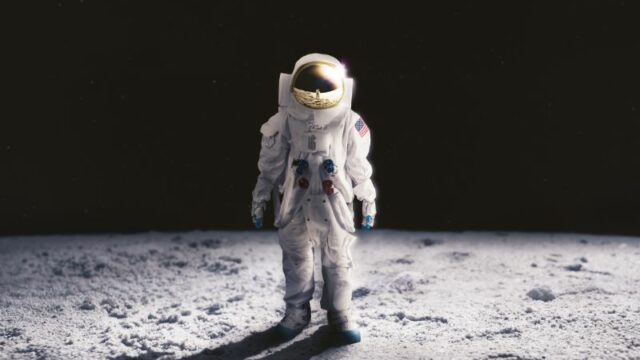 Cekricek.id, Berita Viral - Ternyata Arab memiliki seorang astronaut perempuan pertama yang berhasil mendarat di luar angkasa.
