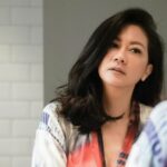 Cekricek.id, Berita Artis dan Berita Seleb - Atien Simon membatalkan rencana mandi. Saat berkaca dan sadar jika wajahnya masih sangat cantik.