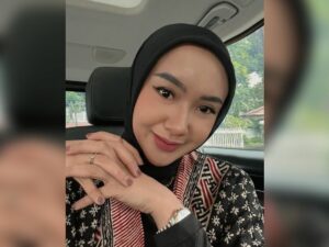 Cekricek.id, Berita Artis dan Berita Seleb - Sosok penyanyi dangdut Cita Citata dianggap memiliki aura semakin keibuan usai menikah.
