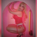 Cekricek.id, Berita Artis dan Berita Seleb - DJ cantik Dinar Candy dianggap kembali terhadap setelan awal dari segi outfit alias pakaian.