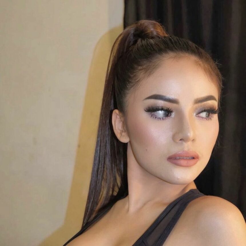Cekricek.id, berita seleb dan berita artis - Dinar Candy Pemotretan di dalam Air, Angle Fotonya Disebut Sempurna