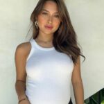 Cekricek.id, Berita Artis dan Berita Seleb - Artis cantik Jennifer Coppen kini membagikan sebuah kabar yang cukup mengejutkan tentang kehamilan