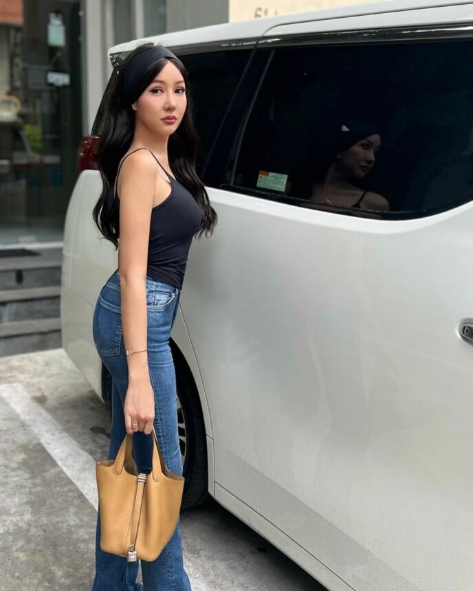 Cekricek.id, Berita Artis dan Berita Seleb - Tak peduli semenggoda apapun tampilan dari seorang selebgram Lucinta Luna, aslinya jantan sejati