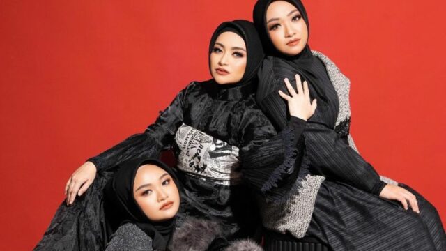 Cekricek.id, Berita Artis dan Berita Seleb - 2 adik perempuan dari Nathalie Holscher kini ternyata telah memutuskan untuk berhijab.