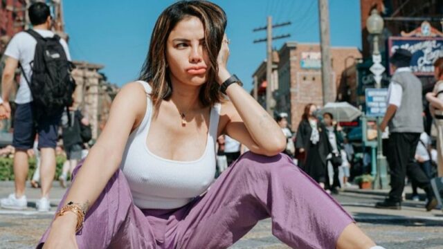 Cekricek.id, Berita Artis dan Berita Seleb - Tampaknya Nikita Mirzani memang selalu percaya diri, termasuk jalan tanpa dalaman