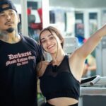 Cekricek.id, Berita Artis dan Berita Seleb - Model cantik Nora Alexandra menuliskan pesan seakan menolak tua bersama suaminya Jerinx.